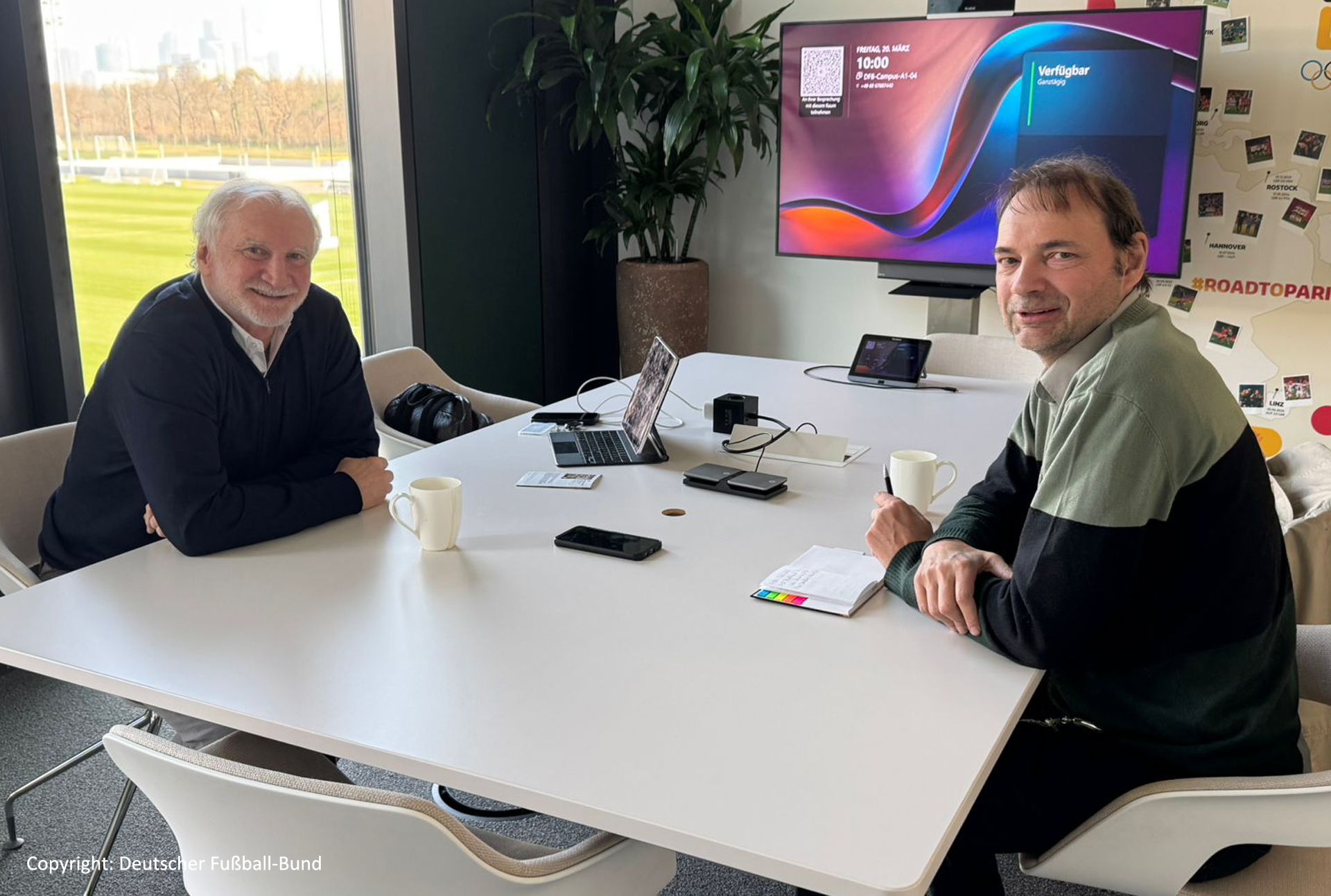 Rudi Völler im Gespräch mit Udo Muras, Autor von Die Turniermannschaft